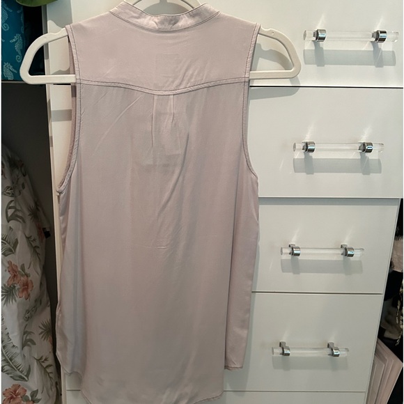 HD sleeveless top - Picture 3 of 3